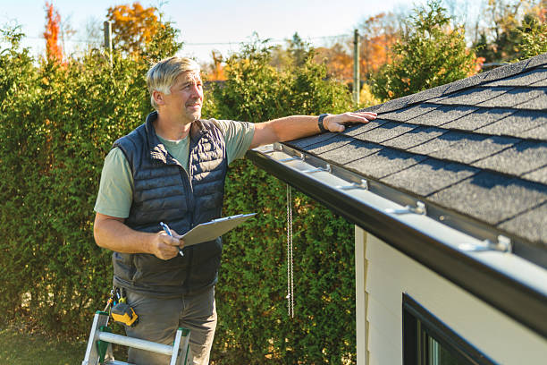 Professional Roofing technician working in Lakewood, OH